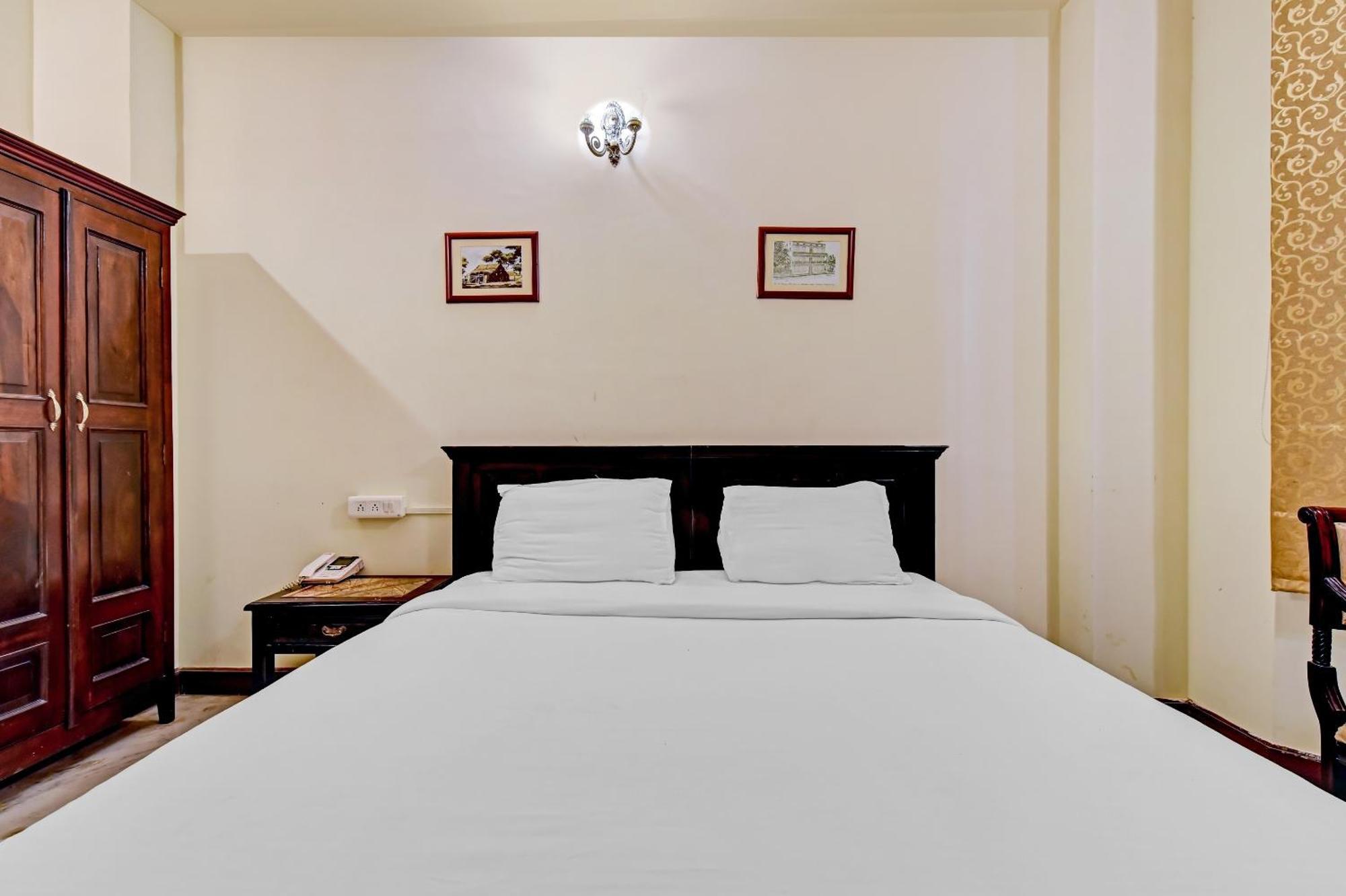 Collection O Hotel Four Boutique Kukas Экстерьер фото
