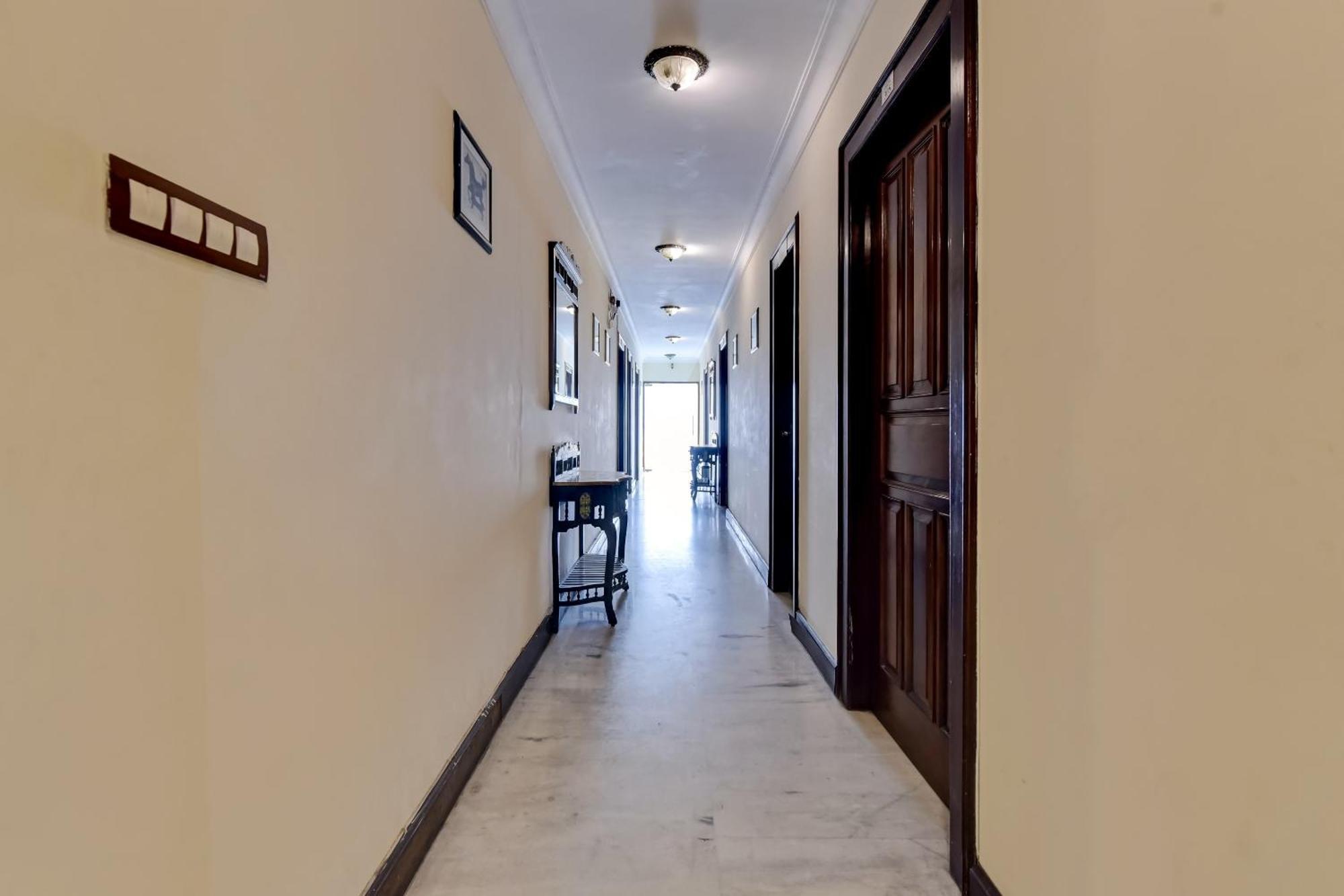 Collection O Hotel Four Boutique Kukas Экстерьер фото