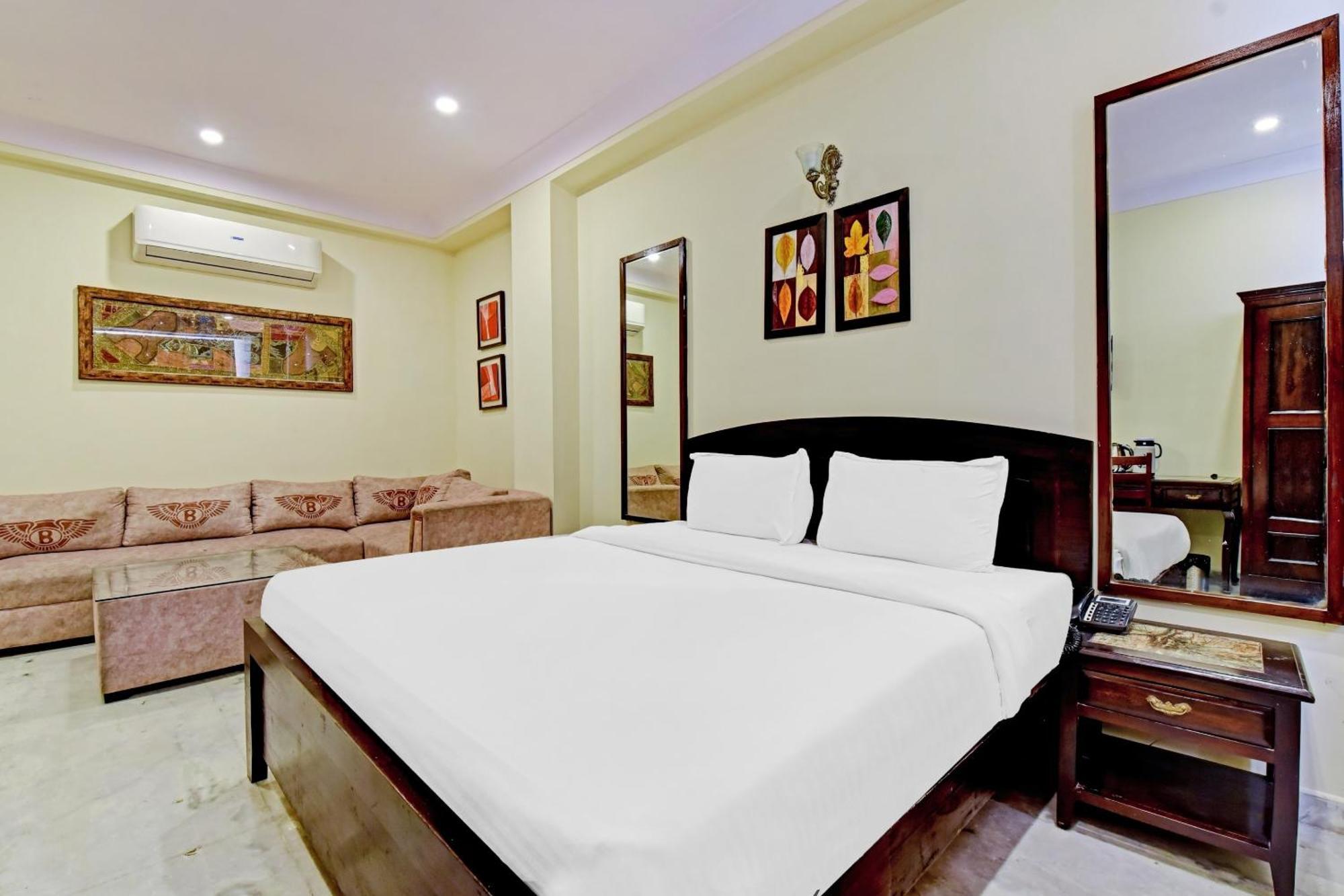 Collection O Hotel Four Boutique Kukas Экстерьер фото