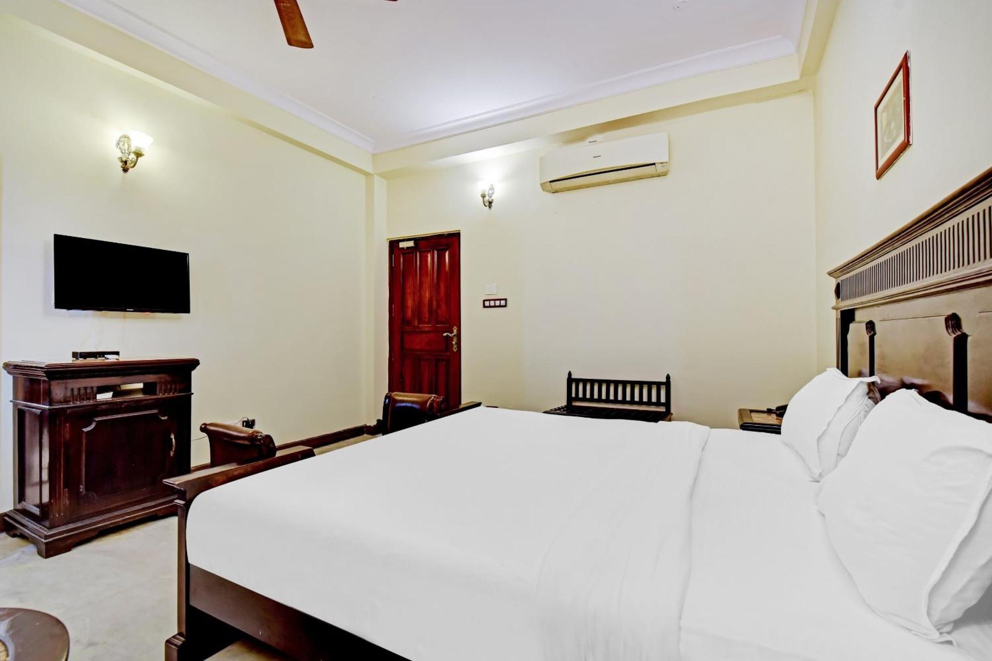 Collection O Hotel Four Boutique Kukas Экстерьер фото