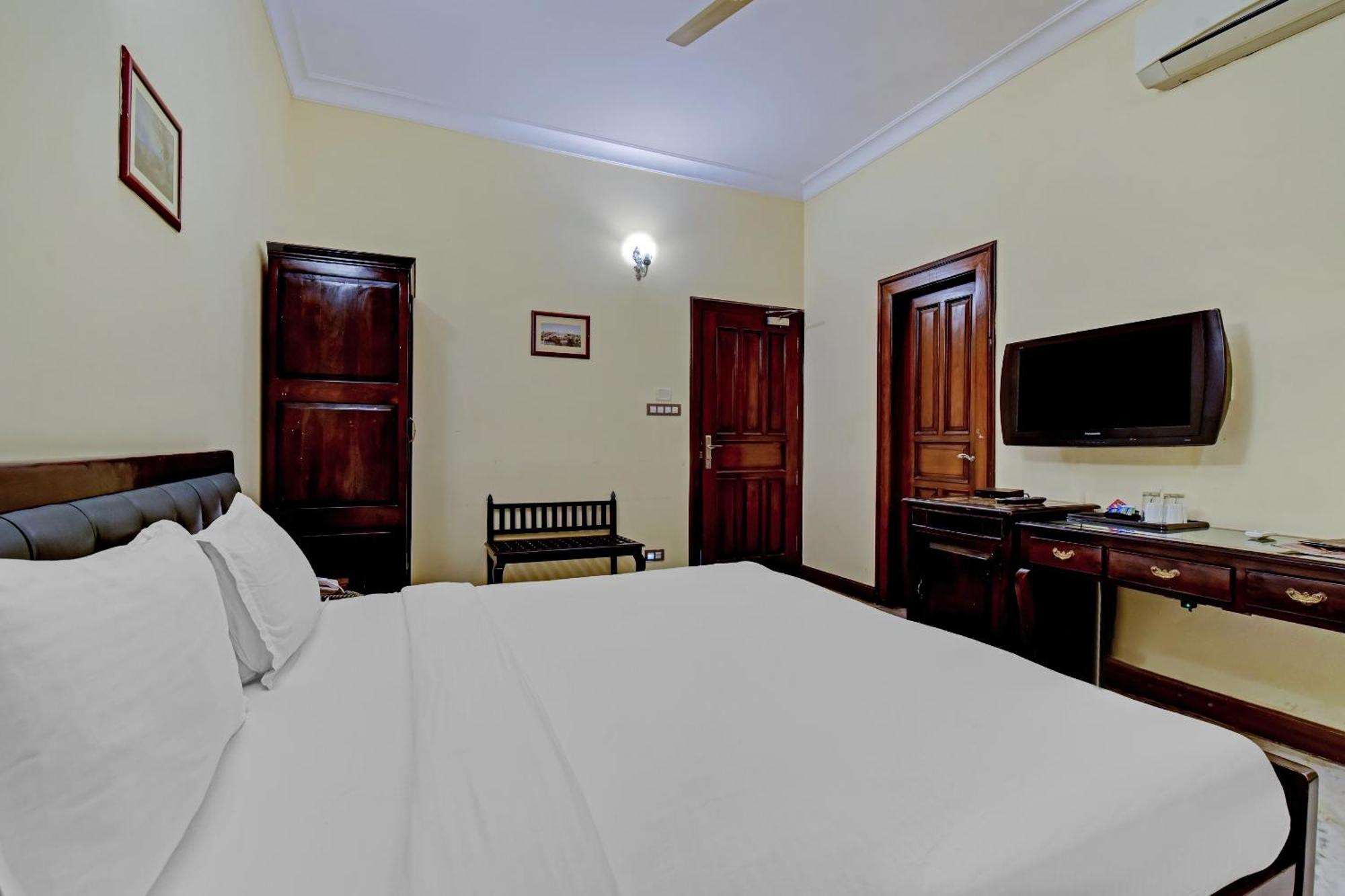 Collection O Hotel Four Boutique Kukas Экстерьер фото
