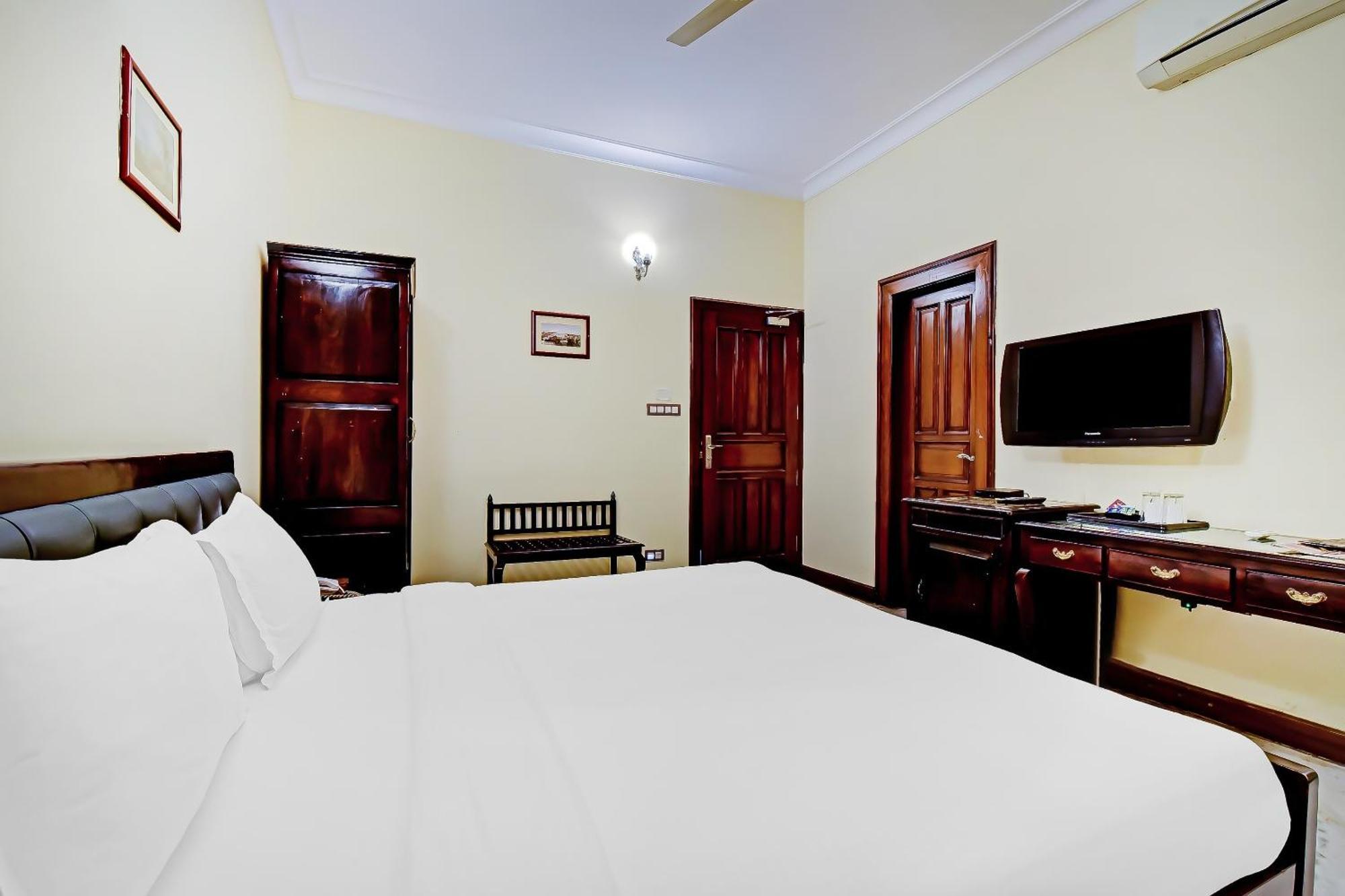 Collection O Hotel Four Boutique Kukas Экстерьер фото