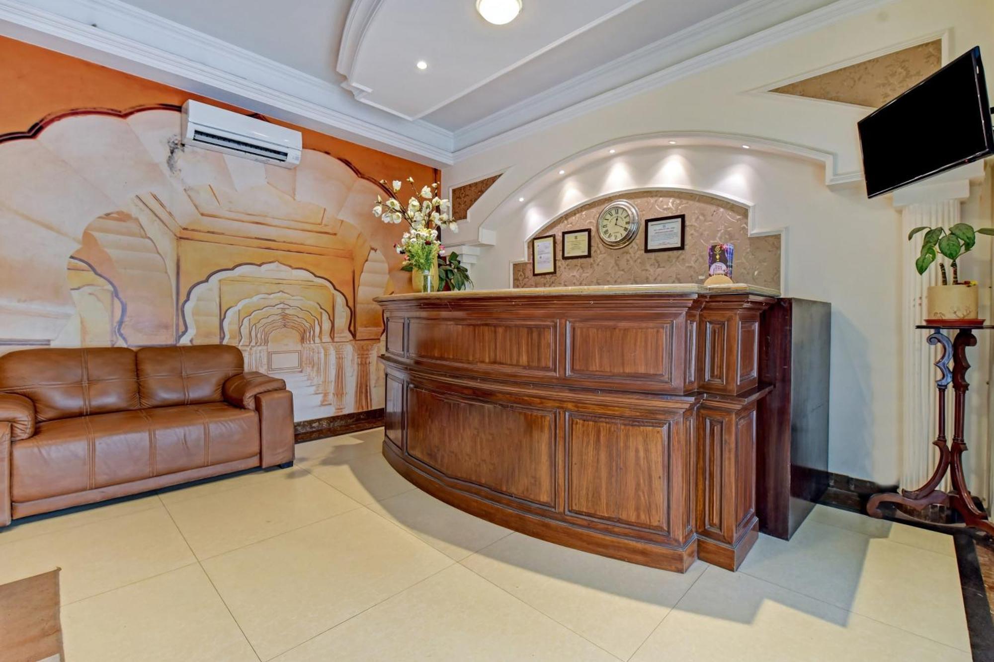 Collection O Hotel Four Boutique Kukas Экстерьер фото