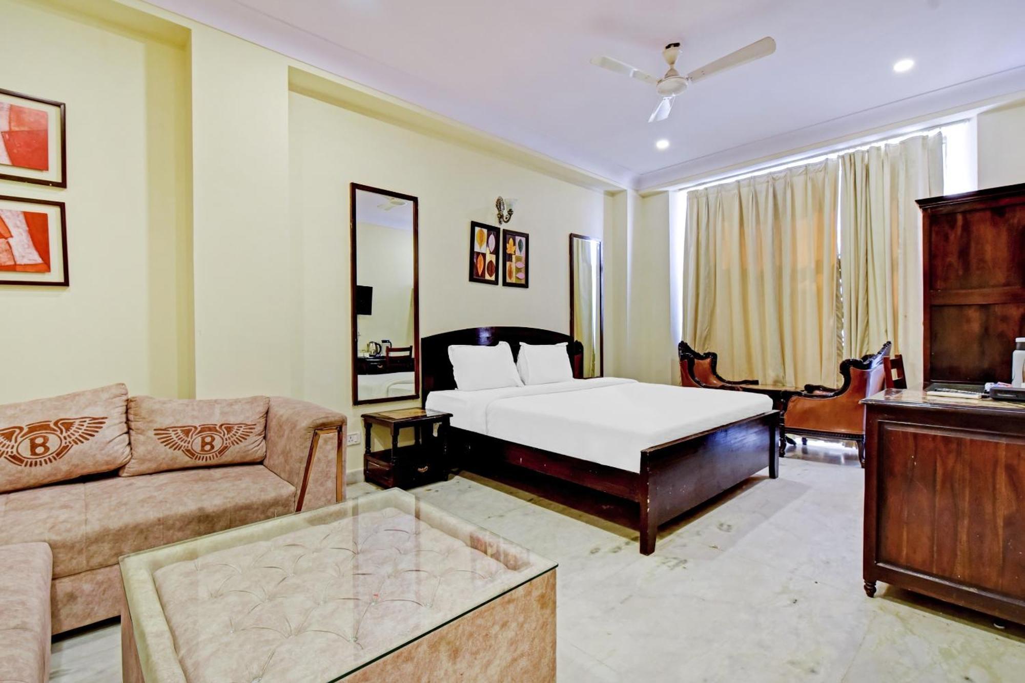 Collection O Hotel Four Boutique Kukas Экстерьер фото