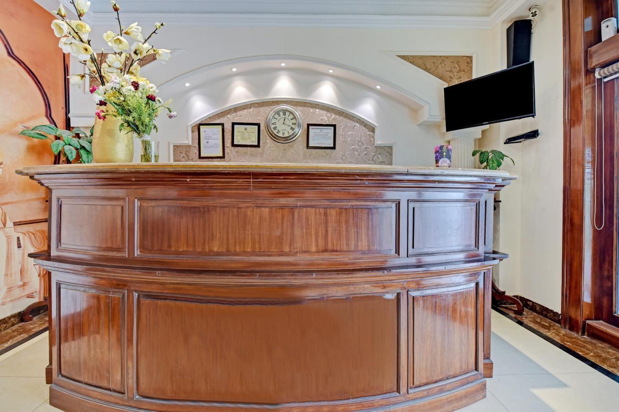 Collection O Hotel Four Boutique Kukas Экстерьер фото