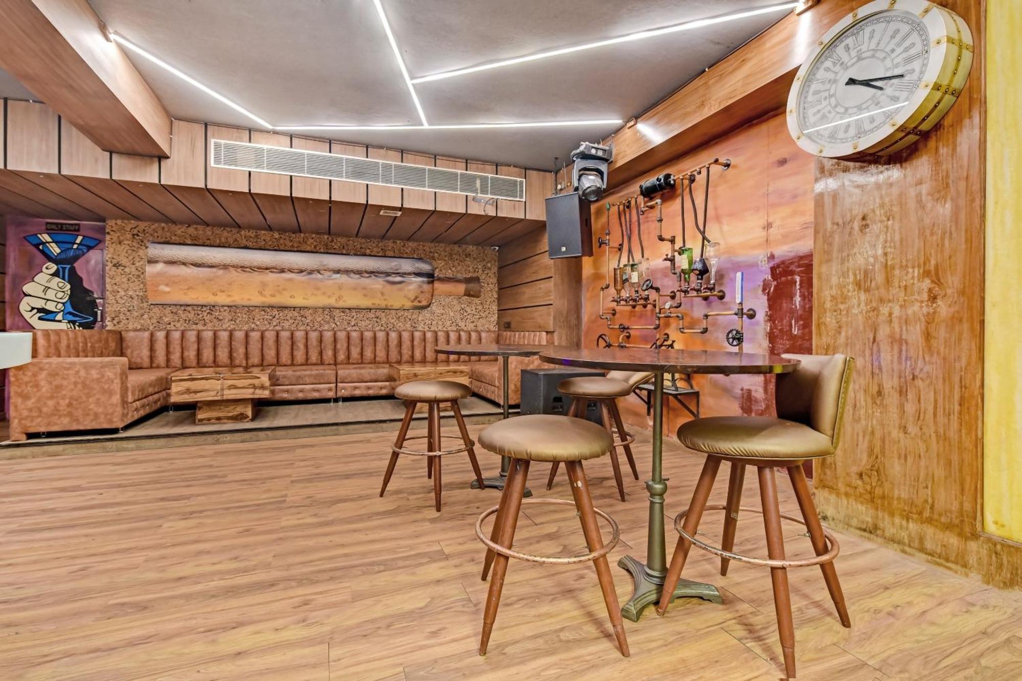 Collection O Hotel Four Boutique Kukas Экстерьер фото