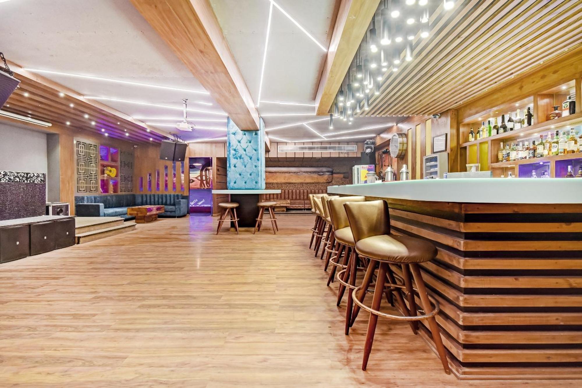 Collection O Hotel Four Boutique Kukas Экстерьер фото