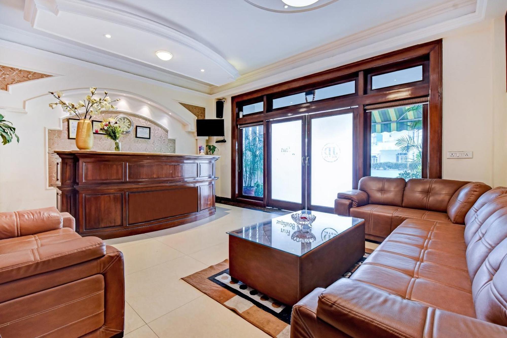 Collection O Hotel Four Boutique Kukas Экстерьер фото