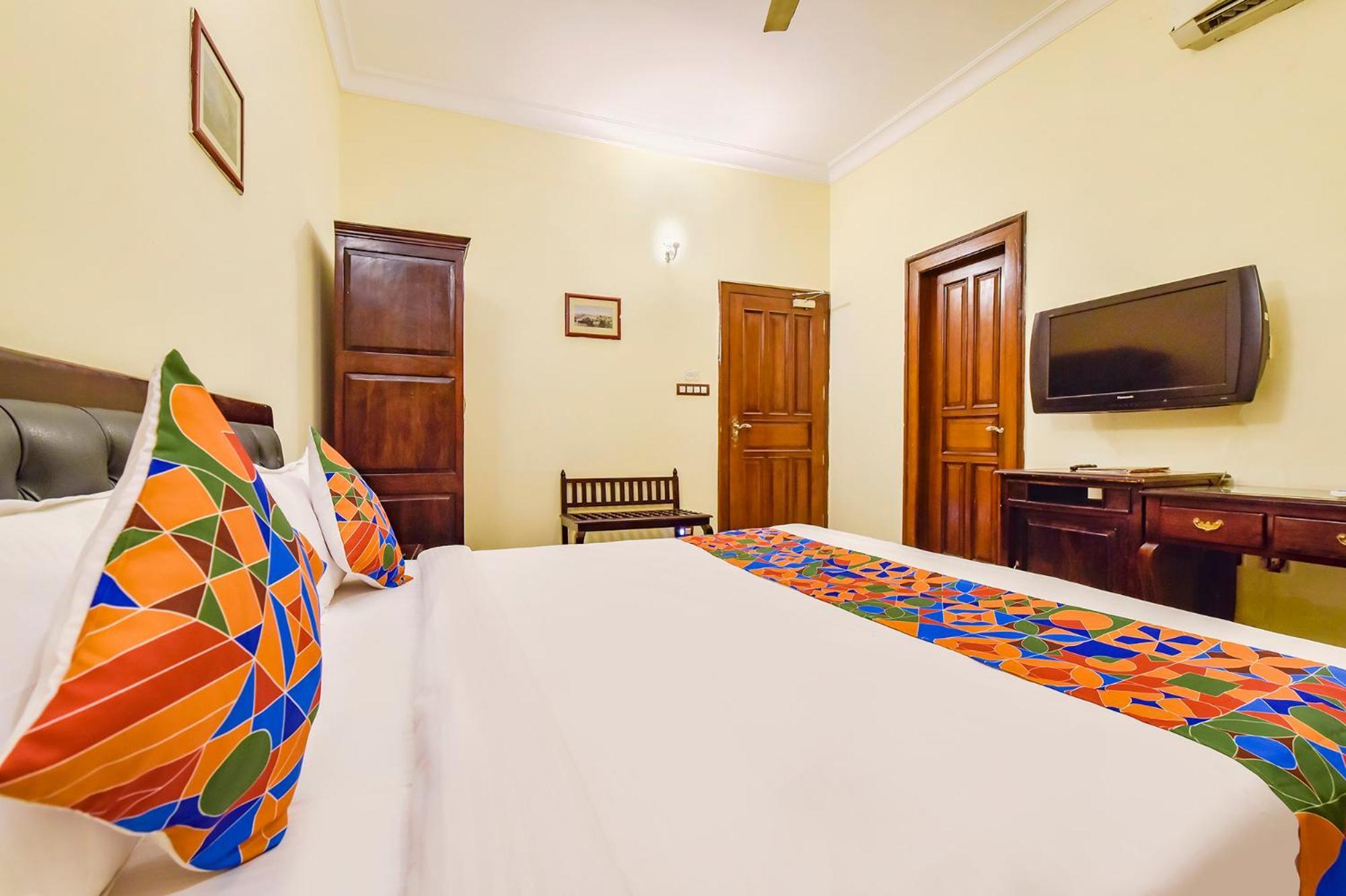 Collection O Hotel Four Boutique Kukas Экстерьер фото