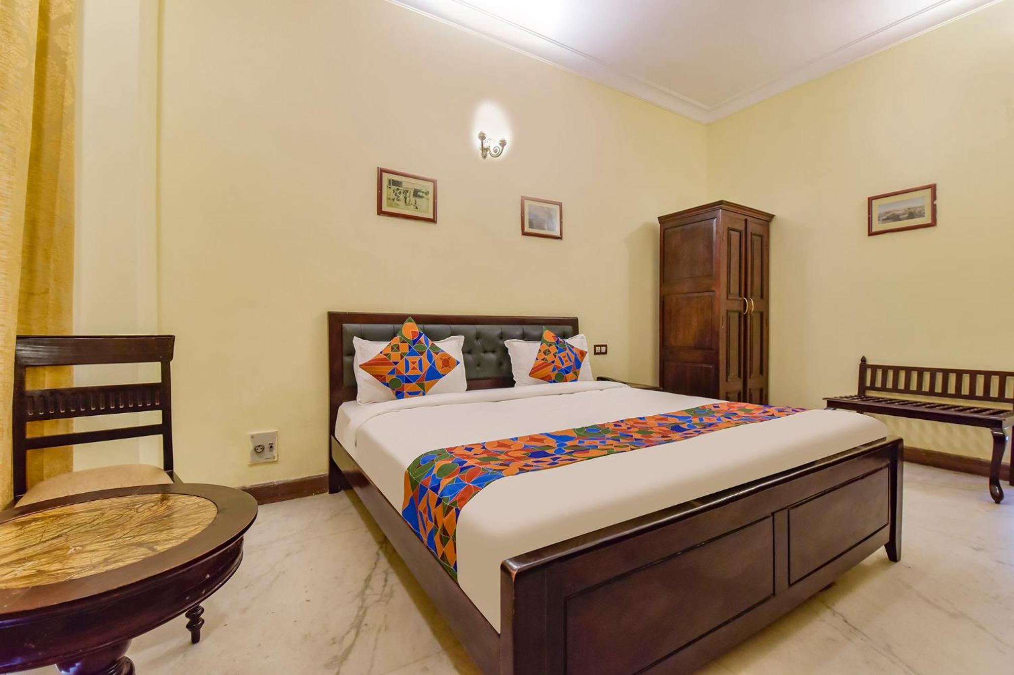 Collection O Hotel Four Boutique Kukas Экстерьер фото
